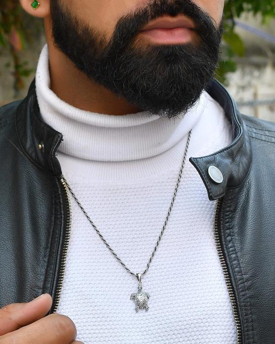 925 Silver Pendant Online For Men at Best Prices – Meera Jaipur